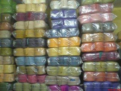 Polat Tekstil - *  POLYESTER iPLiK 
*  RENKL 150 DENYE
*  HAM 90 .  100 DENYE
*  NAYLON 70 /  1 70 /  2
*  KETE