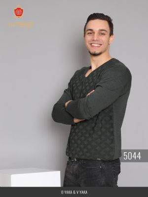 Triko konfeksiyon ve Penye Konfeksiyon �r�nleri �reticisi<br><br>4500 m2 kapal� alana sahip modern fabrikas�nda 36 adet Shima makinas� ile �retimini s�rd�ren MH TREND kaliteden �d�n vermeden b�y�k bir titizlikle �retilen triko ve penye modellerini i� piyasan�n se�kin firmalar�na sunmaktad�r.  MH TREND ; y�ksek i��ilik kalitesi,  modaya ve teknolojiye ayak uyduran duru�u ile tercih edilen ve tan�nan bir marka olmay� hedeflemektedir.  <br><br>Tekstil sekt�r�nde y�llar�n getirdi�i tecr�be birikimi ile her mevsim uygun triko penye modelleri �reten MH TREND tecr�beli ekibi ve son sistem makine parkuru ile m��terilerimize kendi koleksiyonumuzu ve talep do�rultusunda m��terilerimizden gelen koleksiyonu kaliteli �zenli bir �ekilde sunmaktad�r.  
