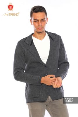 Triko konfeksiyon ve Penye Konfeksiyon �r�nleri �reticisi<br><br>4500 m2 kapal� alana sahip modern fabrikas�nda 36 adet Shima makinas� ile �retimini s�rd�ren MH TREND kaliteden �d�n vermeden b�y�k bir titizlikle �retilen triko ve penye modellerini i� piyasan�n se�kin firmalar�na sunmaktad�r.  MH TREND ; y�ksek i��ilik kalitesi,  modaya ve teknolojiye ayak uyduran duru�u ile tercih edilen ve tan�nan bir marka olmay� hedeflemektedir.  <br><br>Tekstil sekt�r�nde y�llar�n getirdi�i tecr�be birikimi ile her mevsim uygun triko penye modelleri �reten MH TREND tecr�beli ekibi ve son sistem makine parkuru ile m��terilerimize kendi koleksiyonumuzu ve talep do�rultusunda m��terilerimizden gelen koleksiyonu kaliteli �zenli bir �ekilde sunmaktad�r.  
