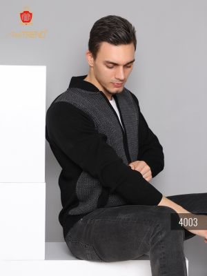 Triko konfeksiyon ve Penye Konfeksiyon �r�nleri �reticisi<br><br>4500 m2 kapal� alana sahip modern fabrikas�nda 36 adet Shima makinas� ile �retimini s�rd�ren MH TREND kaliteden �d�n vermeden b�y�k bir titizlikle �retilen triko ve penye modellerini i� piyasan�n se�kin firmalar�na sunmaktad�r.  MH TREND ; y�ksek i��ilik kalitesi,  modaya ve teknolojiye ayak uyduran duru�u ile tercih edilen ve tan�nan bir marka olmay� hedeflemektedir.  <br><br>Tekstil sekt�r�nde y�llar�n getirdi�i tecr�be birikimi ile her mevsim uygun triko penye modelleri �reten MH TREND tecr�beli ekibi ve son sistem makine parkuru ile m��terilerimize kendi koleksiyonumuzu ve talep do�rultusunda m��terilerimizden gelen koleksiyonu kaliteli �zenli bir �ekilde sunmaktad�r.  
