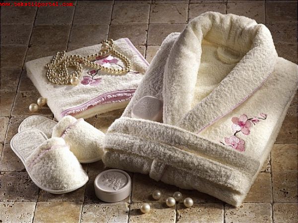 We are Bathrobe manufacturers in Turkey, Towel manufacturers in Turkey, Beach towel manufacturers in Turkey, Bath towel exporters in Turkey