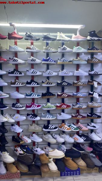 2000 Pcs Stock Sports Shoes for Sale in Turkey